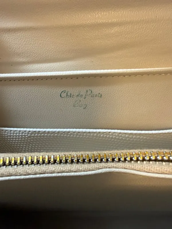 Chic de Paris Structured Textured Gold Toned Hardware Vintage Shoulder Bag - Image 2