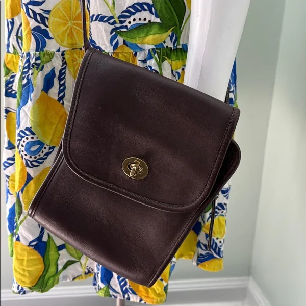 Vintage Coach Mahogany Scooter 9893 - Image 3