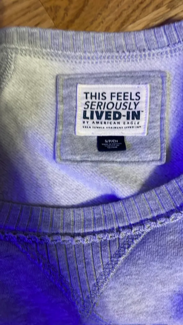 American Eagle Sweatshirt - Image 3