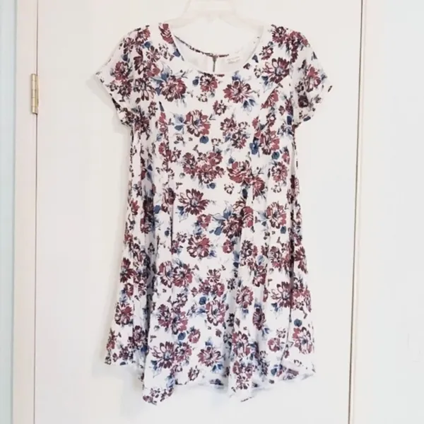 Urban Outfitters Silence + Noise White Floral Short Sleeve Swing Mini Dress - Image 3