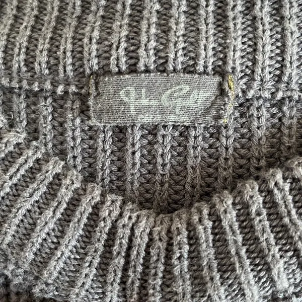 Brandy Melville Brianna Sweater - Image 3