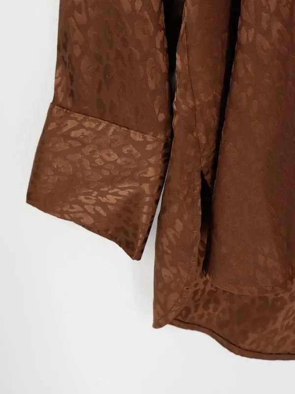 Old Navy Satin Boyfriend Shirt Women’s Medium Espresso Leopard Jacquard NWT - Image 10
