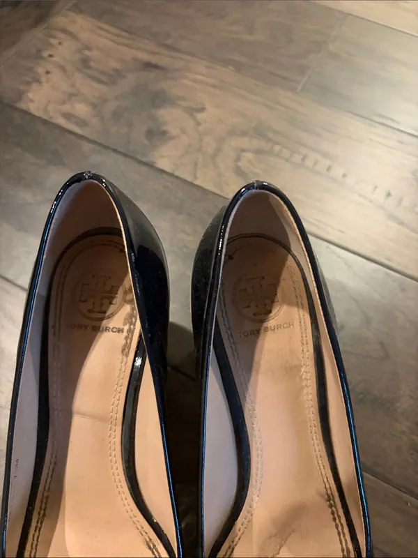 Tory Burch Navy Patent Lowell Peep Toe Wedge Heels Sz 7.5 - Image 4