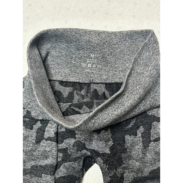NVGTN Camo Seamless Leggings – Gray/Black – Size M - Image 4