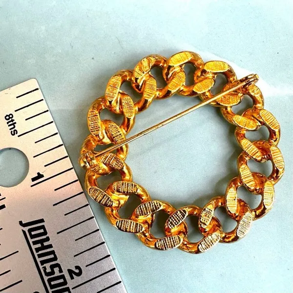 Vintage Gold-Tone Chain Link Circle Brooch - Image 3