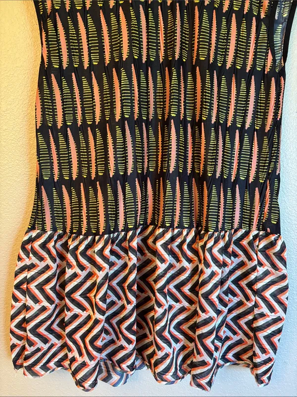 Zara MEDIUM Boho Tunic Top Sleeveless Blouse Black Coral Patterned Ruffle Hem - Image 6