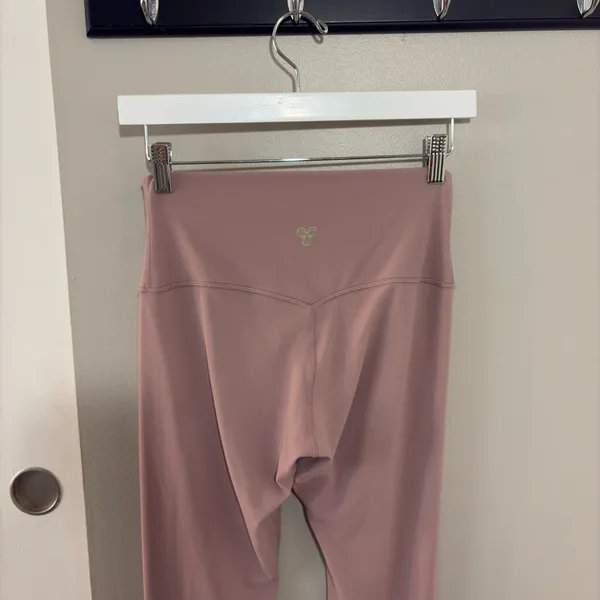 Aritzia Golden Butter Cheeky Infinite High Rise Leggings Pink Size 8 - Medium - Image 5