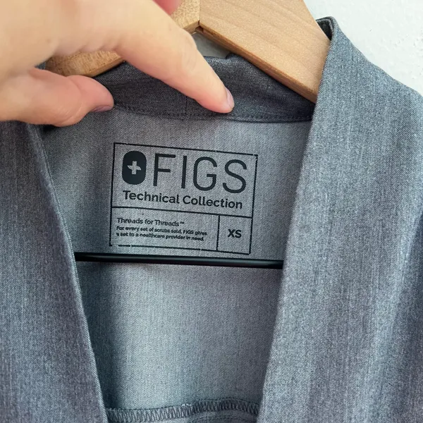 FIGS - Banepa Oversized Scrub Top Graphite Nurse Medical Doctor - Image 7