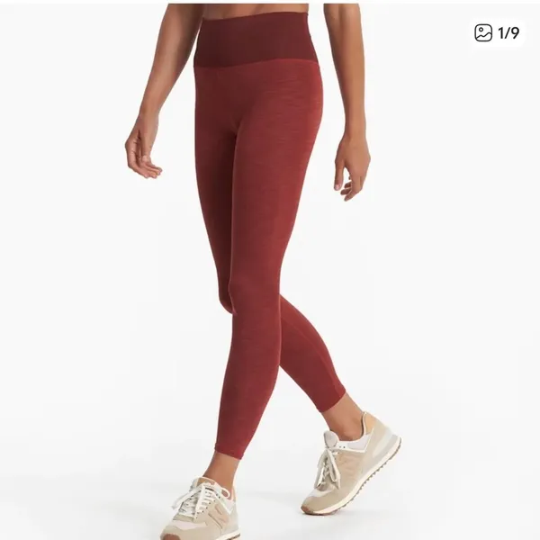 Vuori Lux Rib Studio Leggings Currant Heather burnt red color size large - Image 9