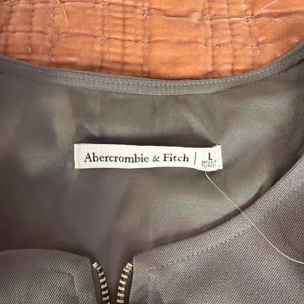 Abercrombie & fitch taupe zippered vest large - Image 3