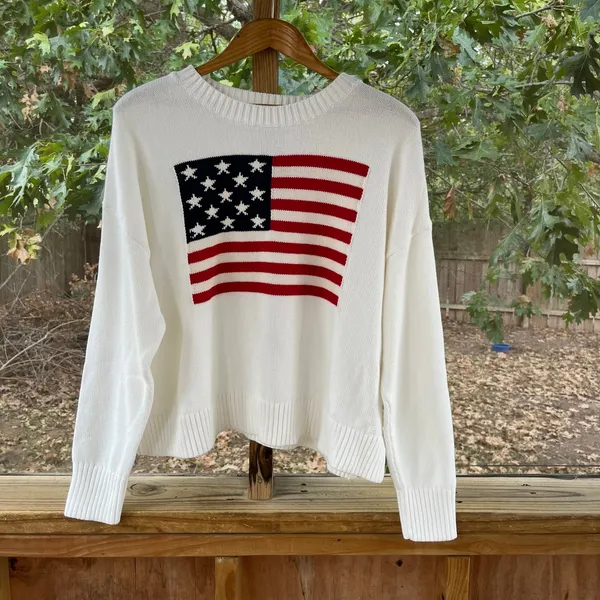 Old Navy Women's Crew-Neck Flag Sweater Size L. NEW! - Image 2
