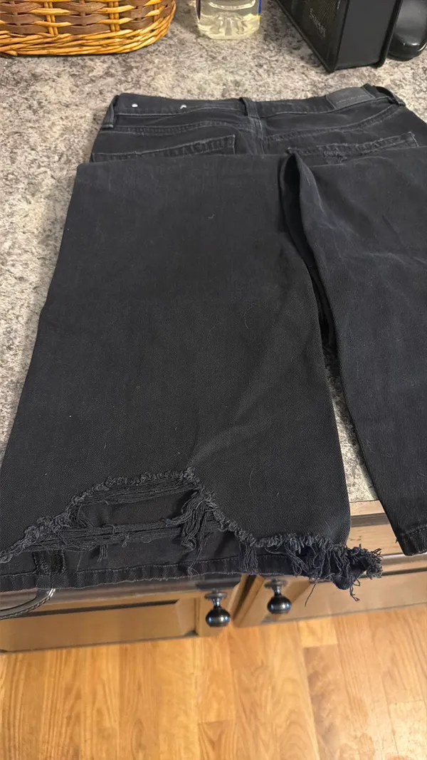 American Eagle Jeans - Image 3