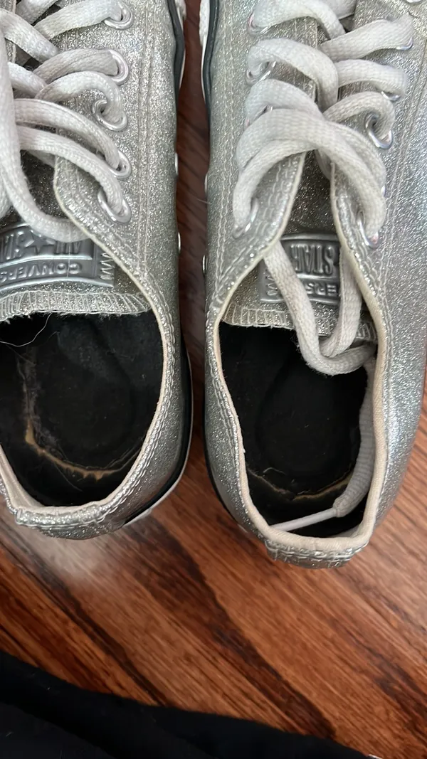 Low Top Sneakers - Image 9
