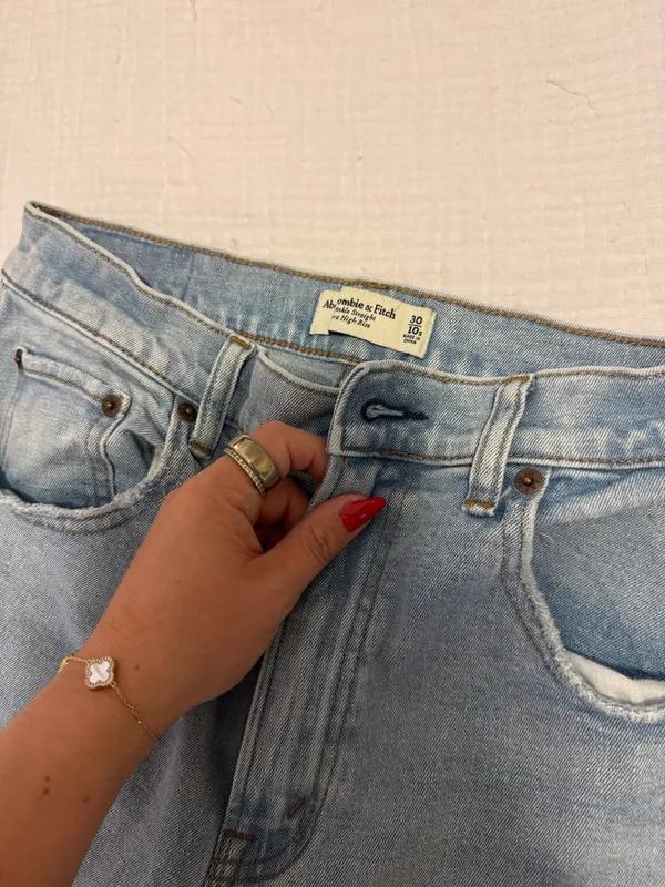 Abercrombie Ankle Straight Ultra High-Rise - Image 2