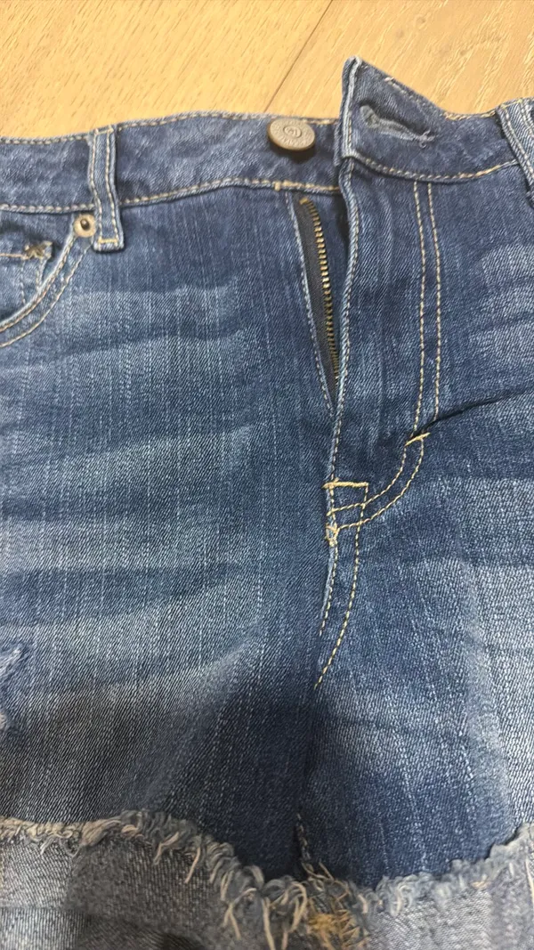 Aeropostale - Image 2