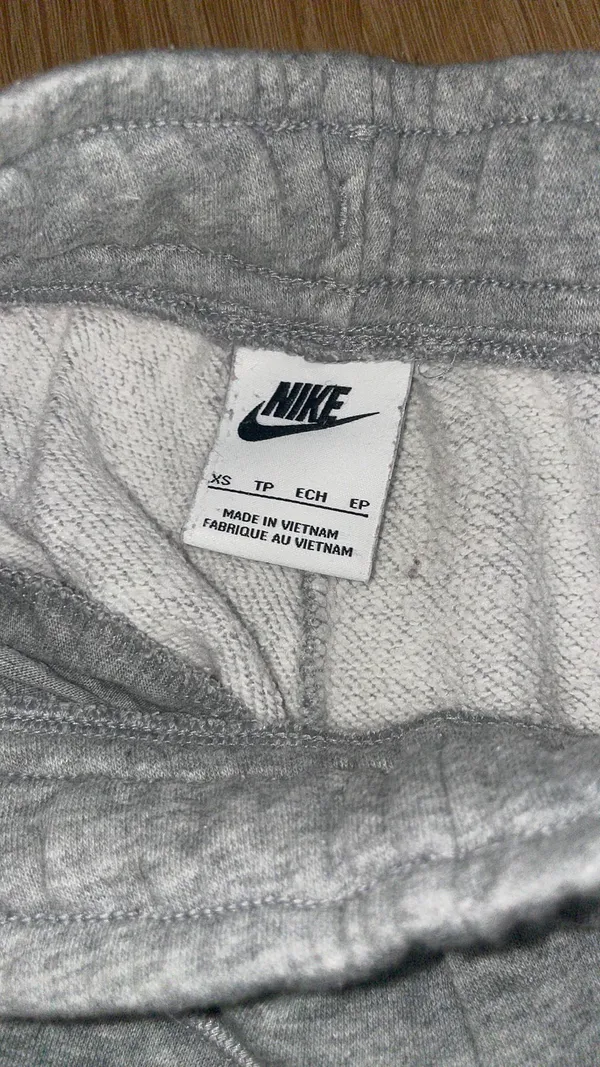Nike Sportswear Essential Women’s Fleece Pants - Image 4