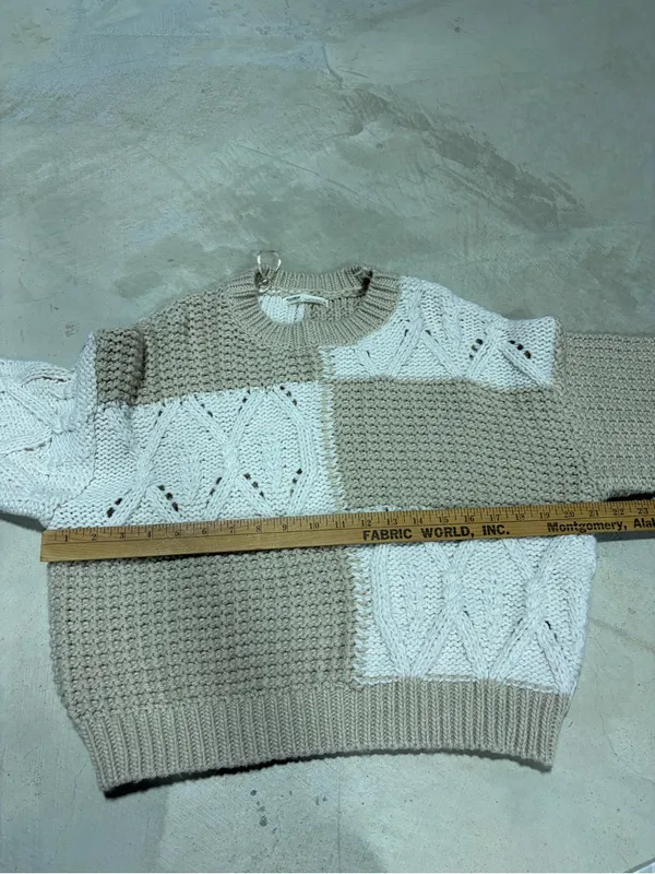 Pull & bear Beige and White Patchwork Cable Knit Sweater small - Image 4