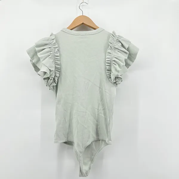 Express Ribbed Bodysuit Medium Mint Green Knit Ruffle Cap Sleeve‎ V Neck Top - Image 5