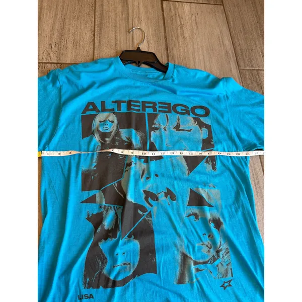 Hot Topic LISA Alter Ego Star Collage T-Shirt Blue Size Large - Image 5
