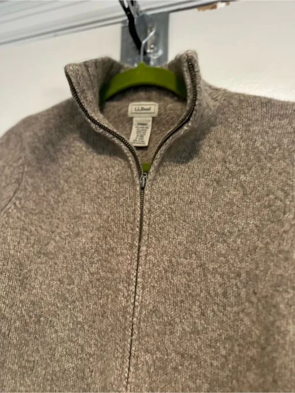 LL Bean Lambswool Angora Blend Oatmeal Sz:M Full Zip Cardigan Sweater Mock Neck. - Image 8