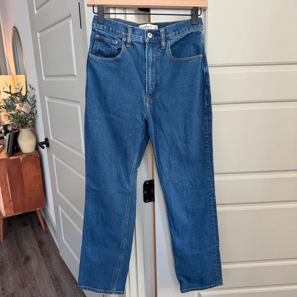 Abercrombie & Fitch Ultra High Rise Ankle Straight Jean - Image 3