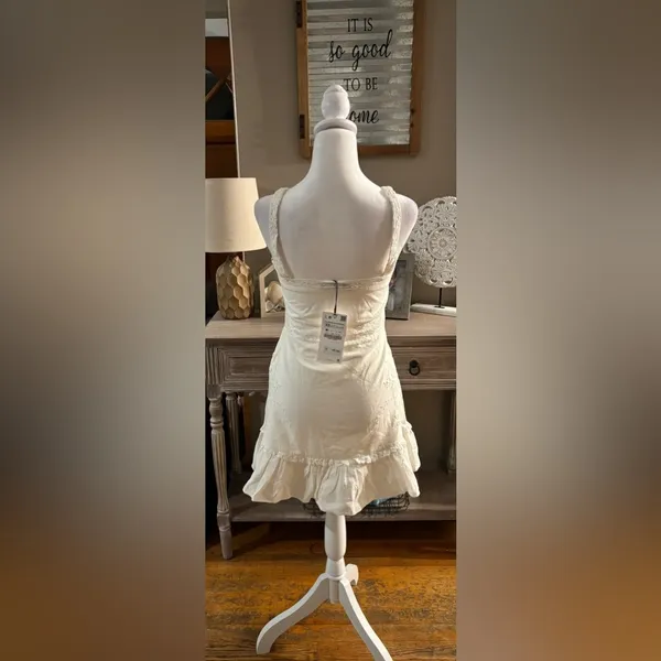 NWT Zara Eyelet Dress - Image 4