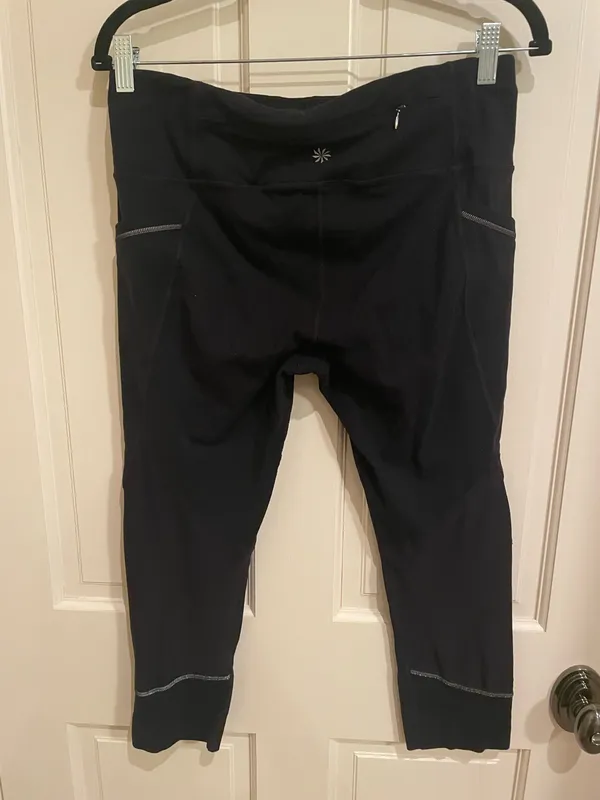 Athleta Black Capri Leggings - Image 3