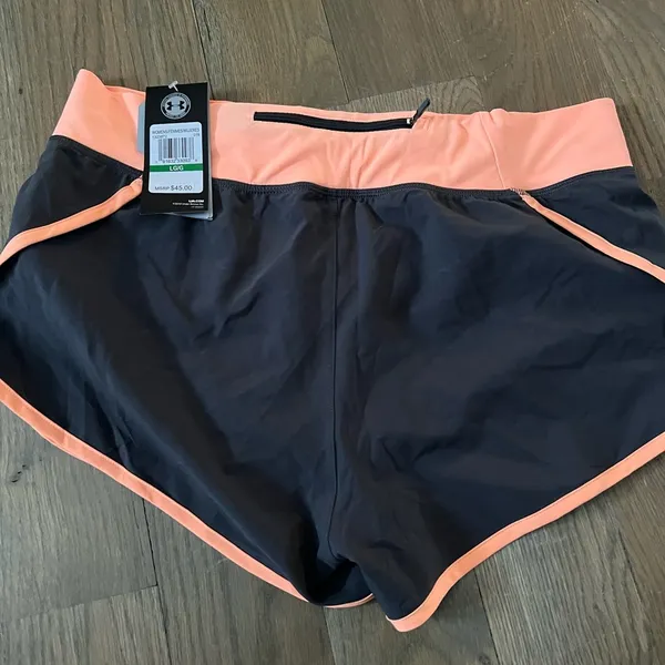 Under Armour Women's Black and Peach Shorts - Image 2