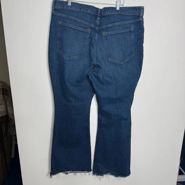 Abercrombie & Fitch The Vintage High Rise‎ Flare Raw Hem Medium Wash 34/18 Short - Image 7