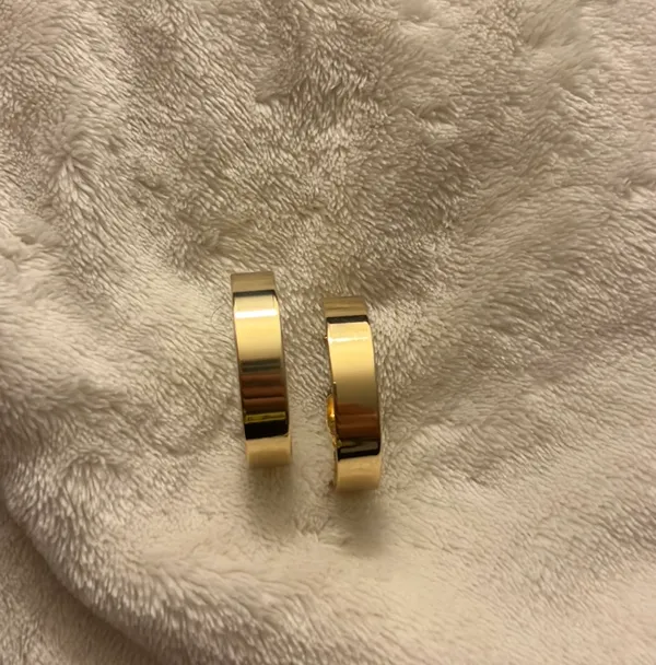 Gold Hoop Earnings - Image 2