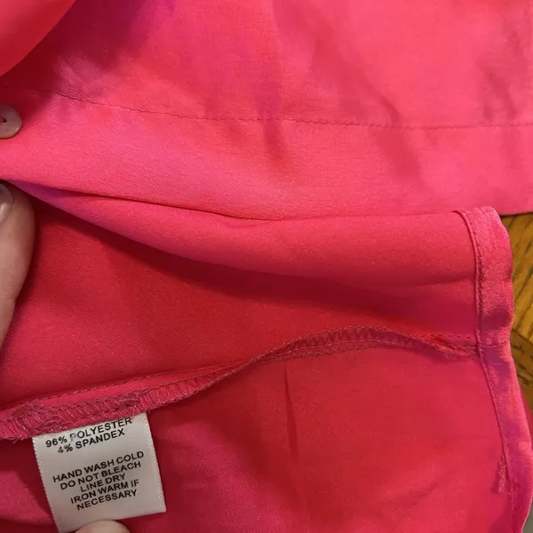 NWT Boutique Hot Pink Women Medium Satin Long Sleeve‎ Collared Button Up Top - Image 6