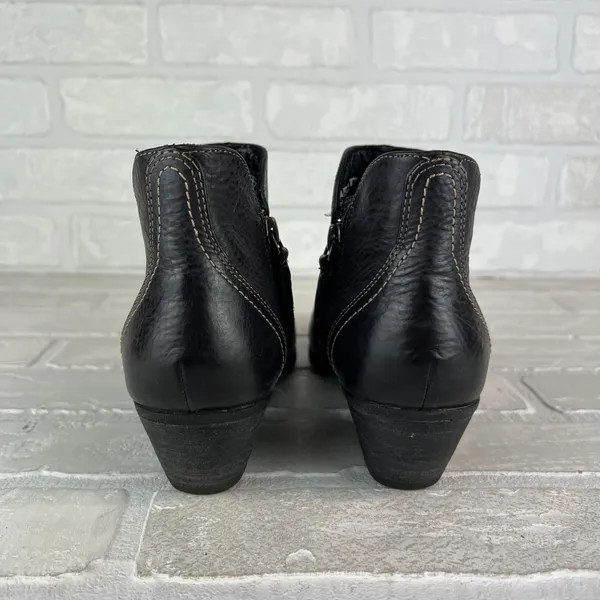 Ariat Astor Ankle Booties Womens 6.5 B Black Leather Low Heel Zip Coast Cowgirl - Image 3