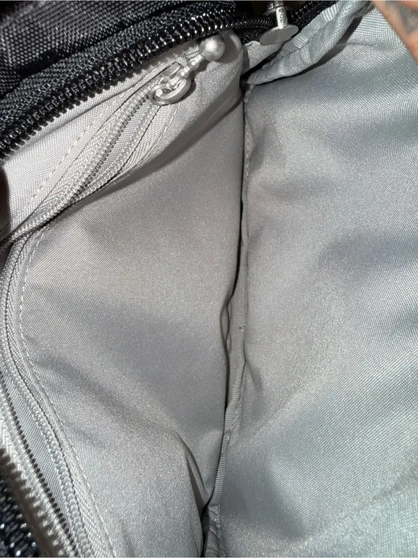 No strap :Baggallini Multi Zip RFID-Blocking Crossbody Bag - Image 7