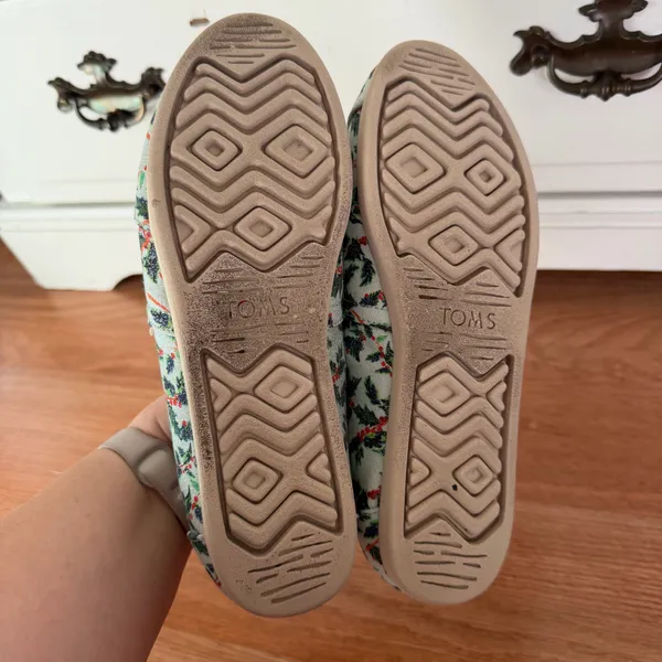 Tom’s Size 7 Mint Holly Jolly Slip Ons - Image 6