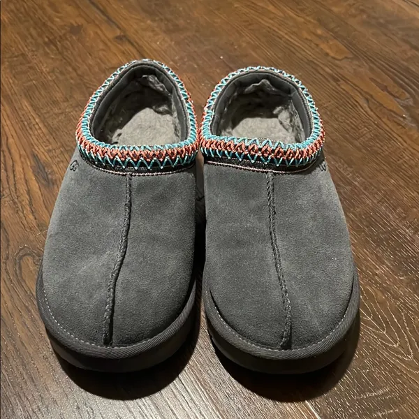 UGG Gray Slippers with Colorful Trim - Image 2
