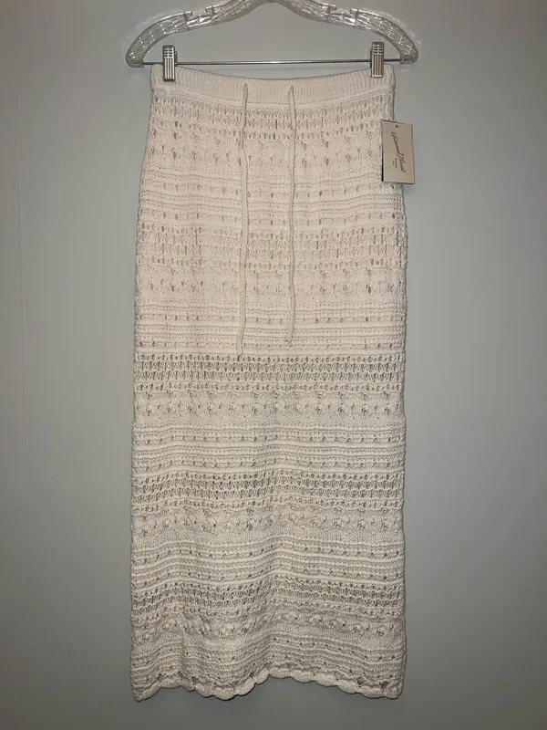 Universal Threads NWT Women's Openwork Midi Sweater Skirt Sz S ✨ - Image 2
