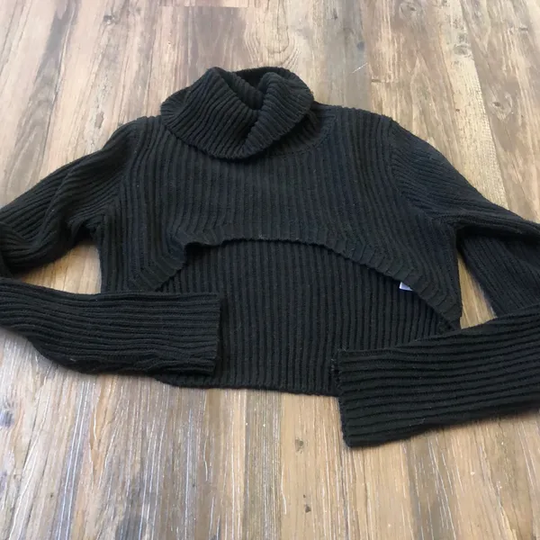 Black Turtleneck Crop Top - Image 2