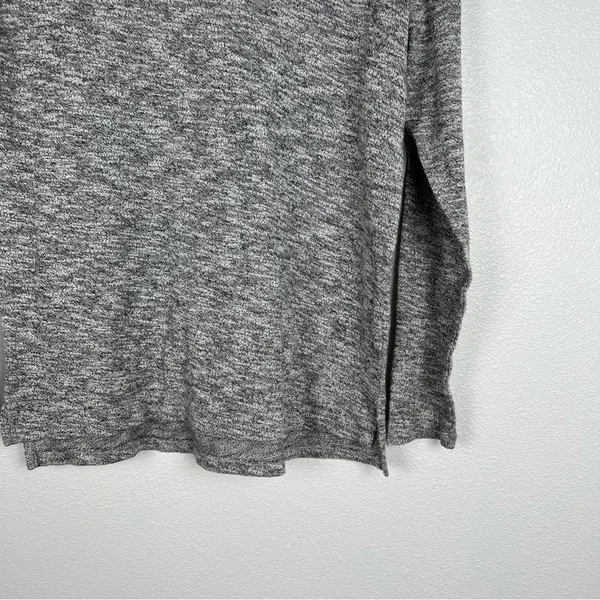 Aerie Women Gray Long Sleeve Tee‎ Crochet Lace Shoulder Detail Top Sz S - Image 4