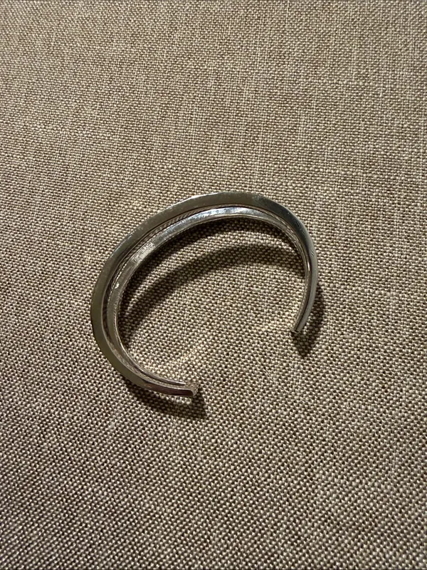 Kendra Scott Hammered Silver Double Band Cuff Bracelet - Image 5