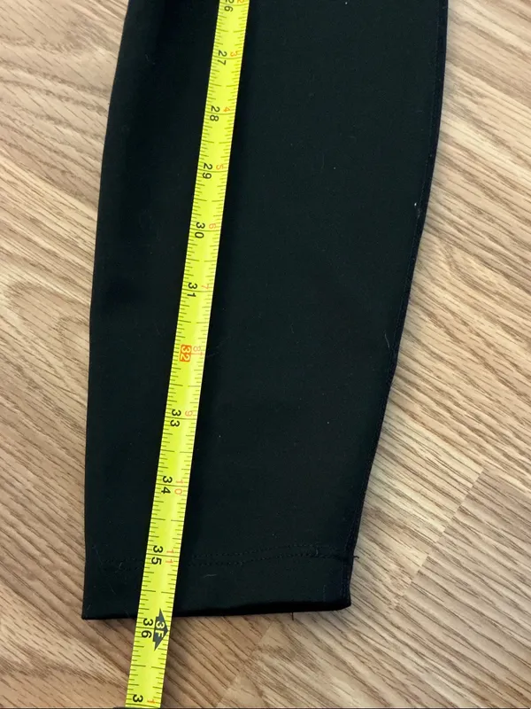 Nike Black Women's High-Waist Leggings with Subtle Swoosh Size Medium - Image 6