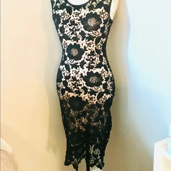 Black Lace Dress Nude Liner Approximately Sz S - Image 3