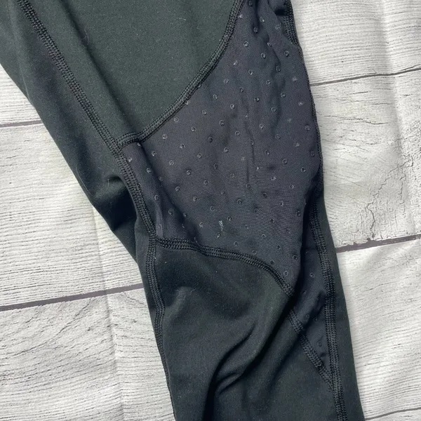 Aerie Cropped Black Leggings - Image 3