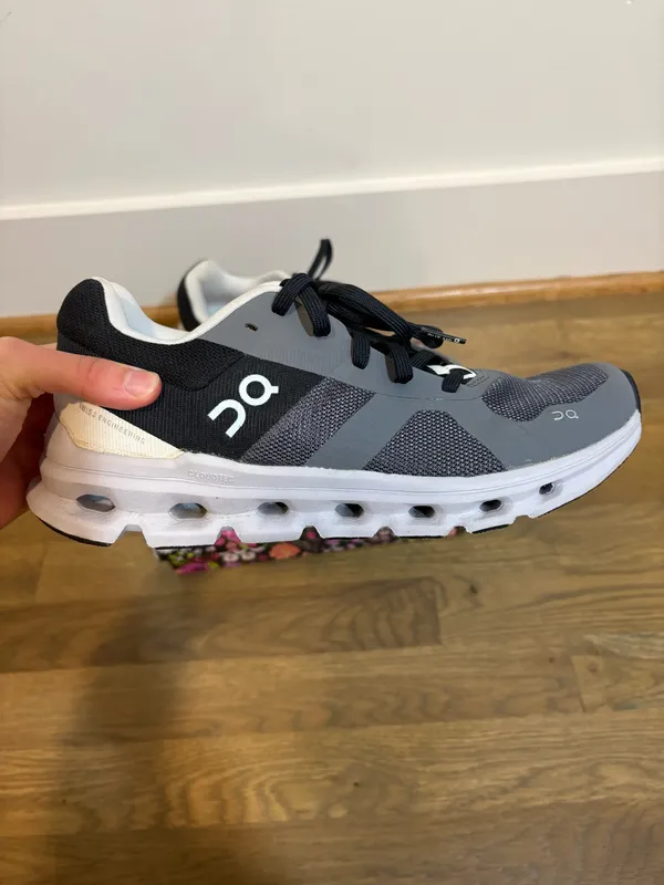 On Cloud On Running Cloudrunner Women’s Shoes - Image 4
