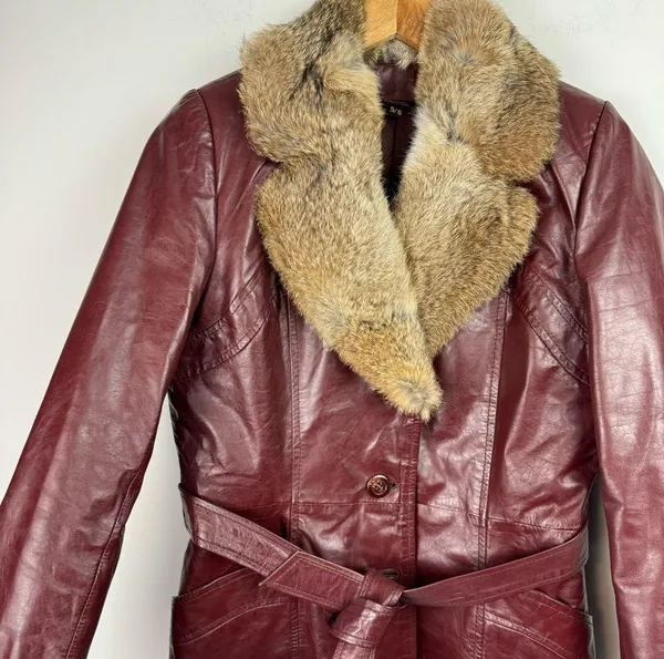 Vintage Leather Rabbitt Fur Trim Trench Tie Jacket Sz 5/6 Maroon Y2K Mob Wife - Image 9