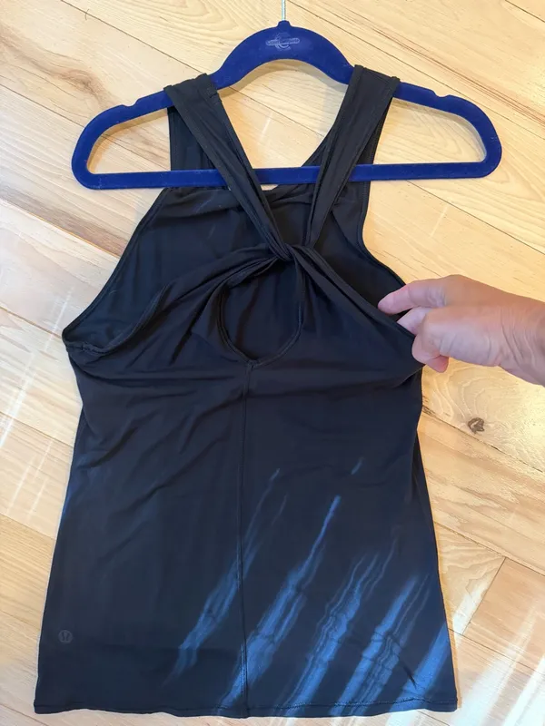 Lululemon black tank top! Size 2! - Image 4