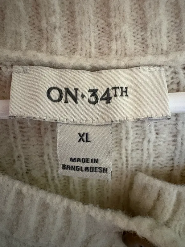 On 34 th White Cardigan Size XL - Image 7