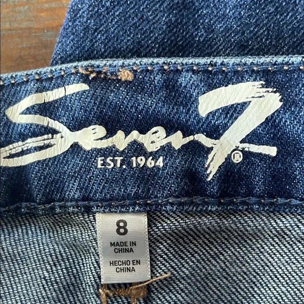 Seven7 Women's Straight Leg Jeans in Dark Blue Wash NWT - Image 2