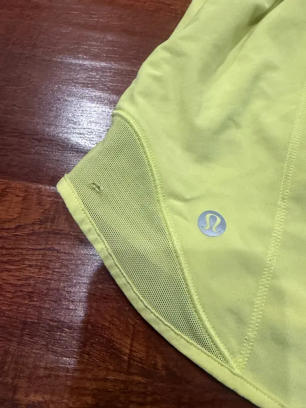 Lululemon Hotty Hot 2.5" - Image 3