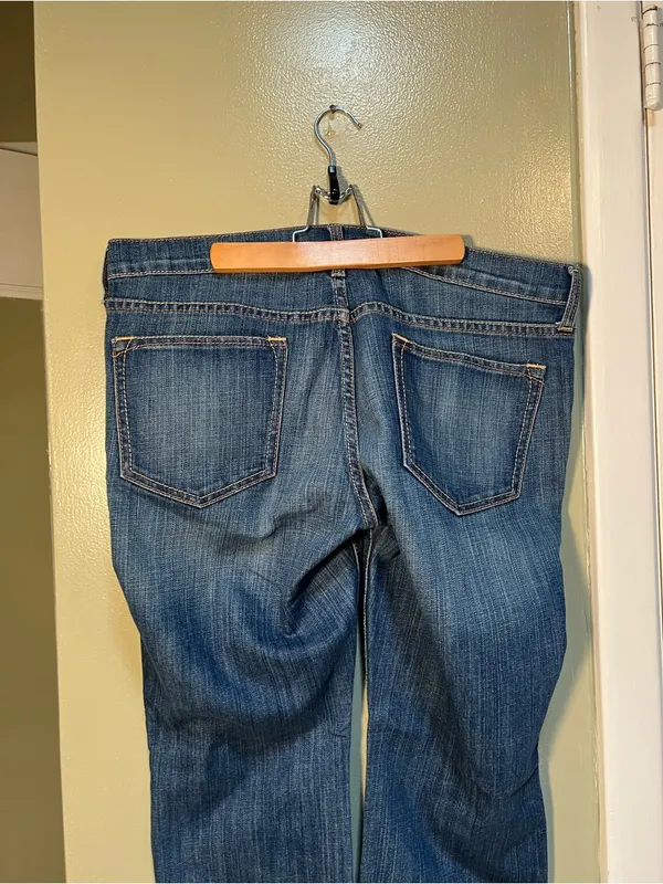 Old Navy Women's Size 14 Regular The Diva‎ Bootcut Jean Medium Wash Mid-Rise - Image 7