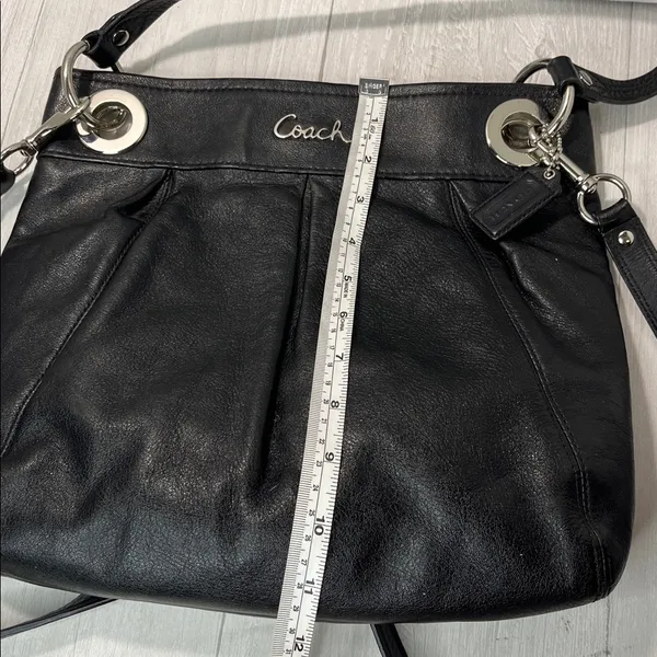 Coach Ashley Elegant Black Leather Shoulder Bag - Image 12
